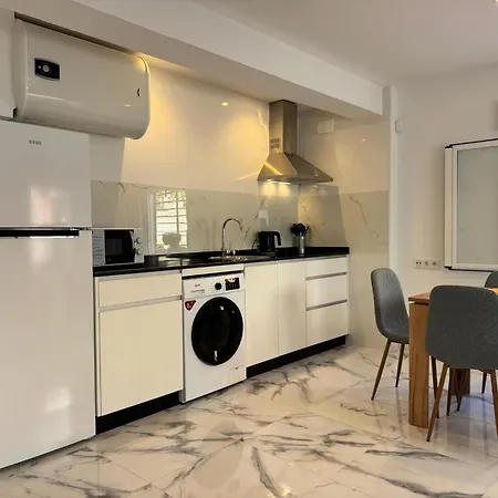 Reina Centro Appartement *