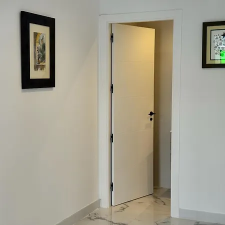 Reina Centro Apartment