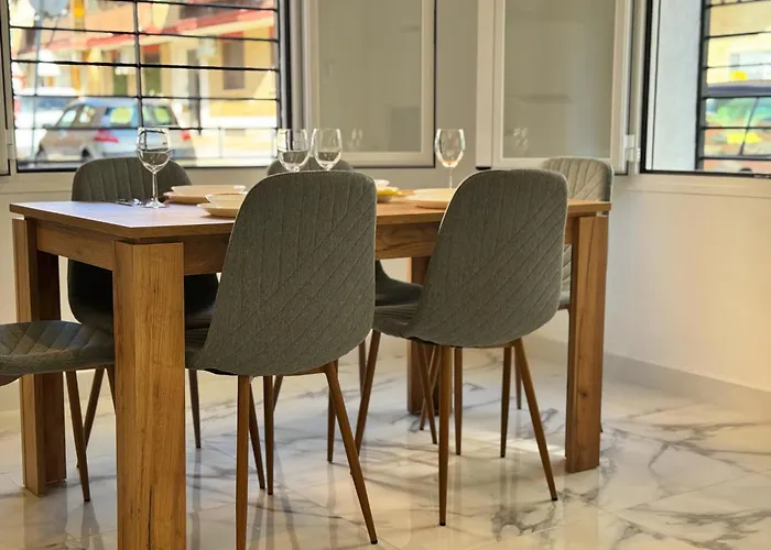 Reina Centro * Cordova